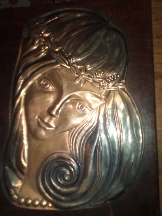 Портрет " Олеся " (чеканка 70 годов).