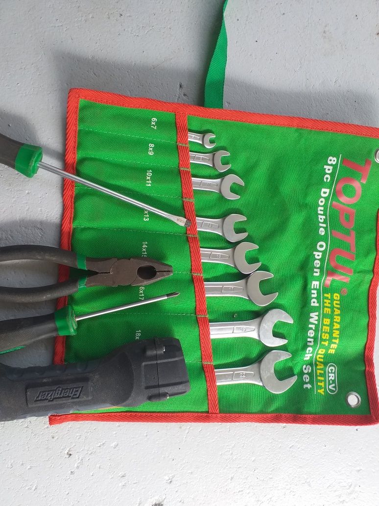 1 conjunto de Chaves de bocas marca toptul novo + 1 a