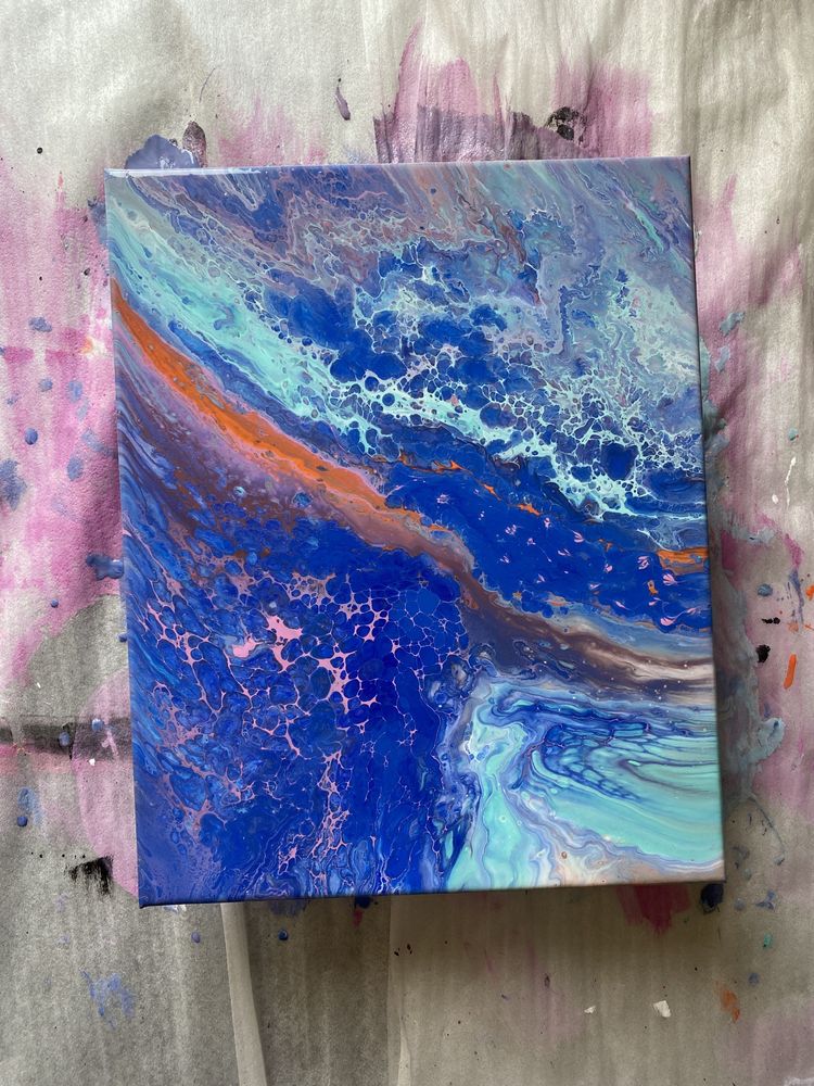 Картина в технике fluid art