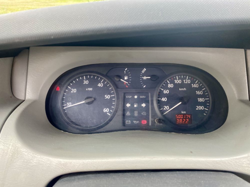 Renault Trafic bus