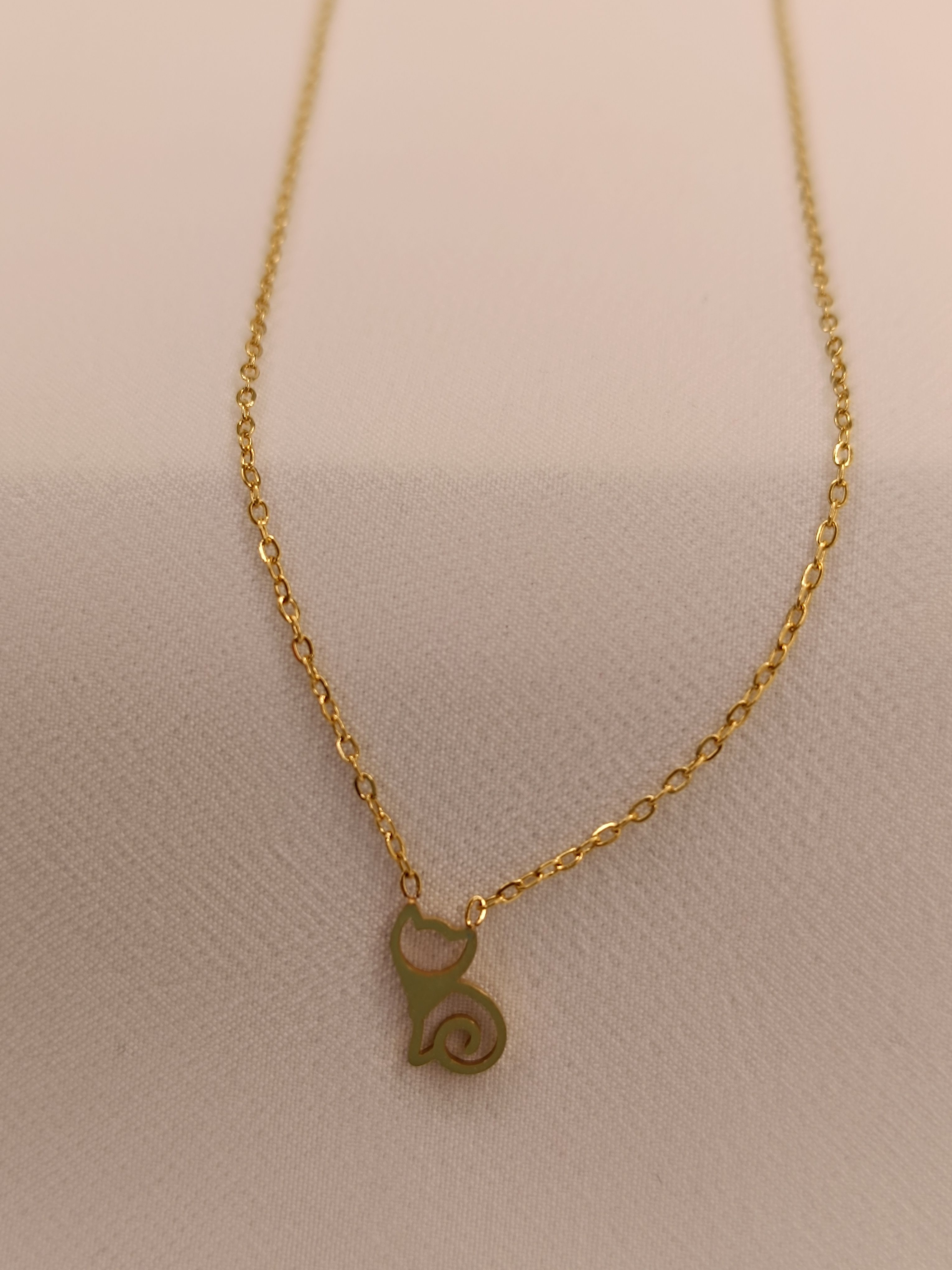 Necklace / Kitten Thread