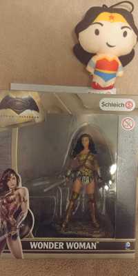 Zestaw Wonder Woman figurka, kubek + gratis