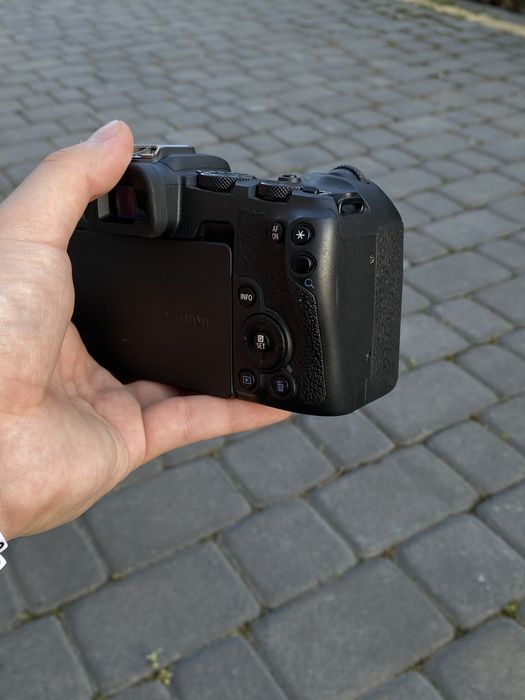 Продам Canon EOS RP