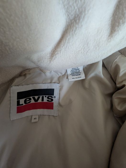 Жіноча зимова куртка Levi's