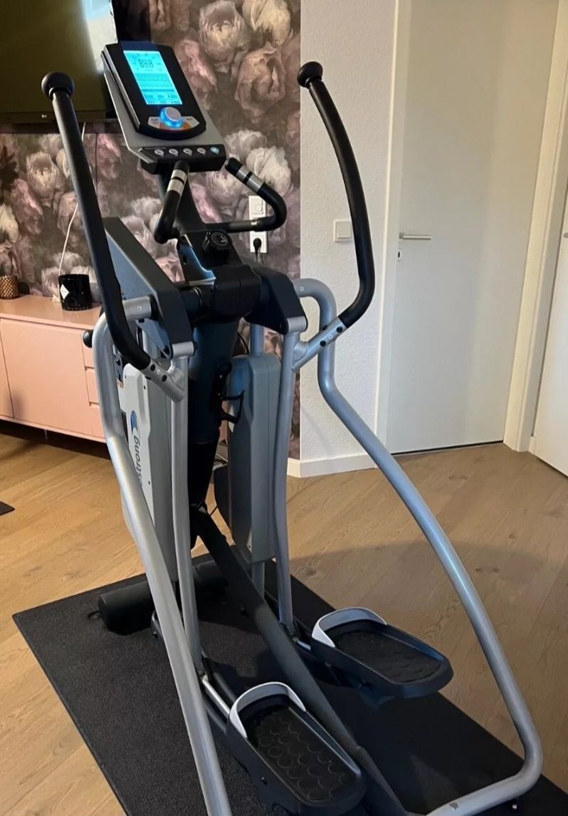 Pionowy orbitrek Cardiostrong ex90,  regulowany krok