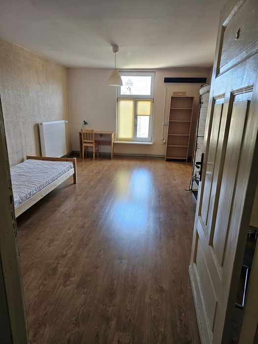 Duży Pokój w centrum ul. Słowackiegoo. Cena z opłatami.