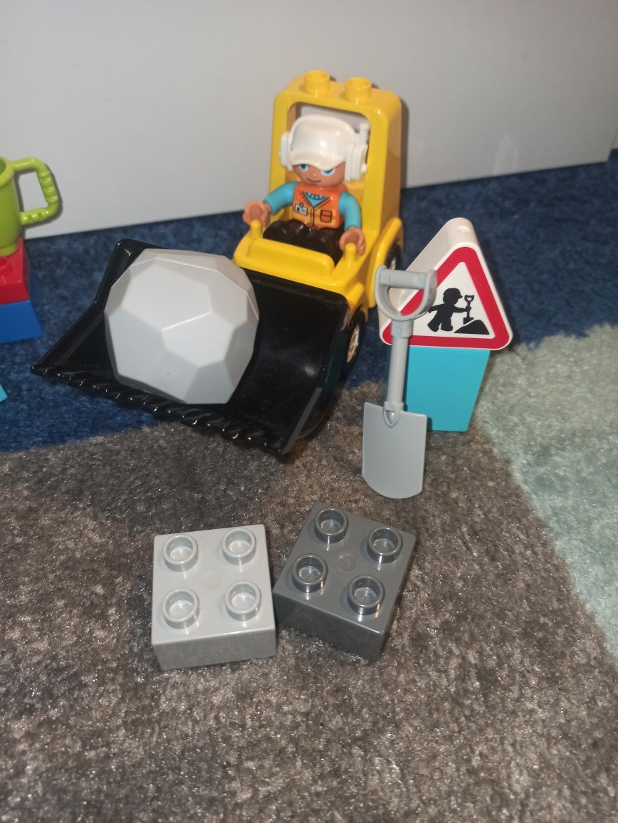 Komplet 2 zestawów Lego Duplo Samolot i Buldożer