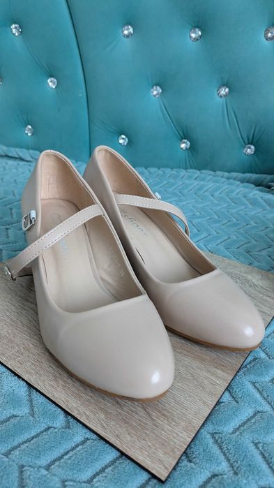 Туфлі жіночі бежеві на підборах р. 36, устілка 21 см