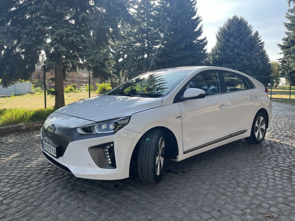 Hyundai ioniq.