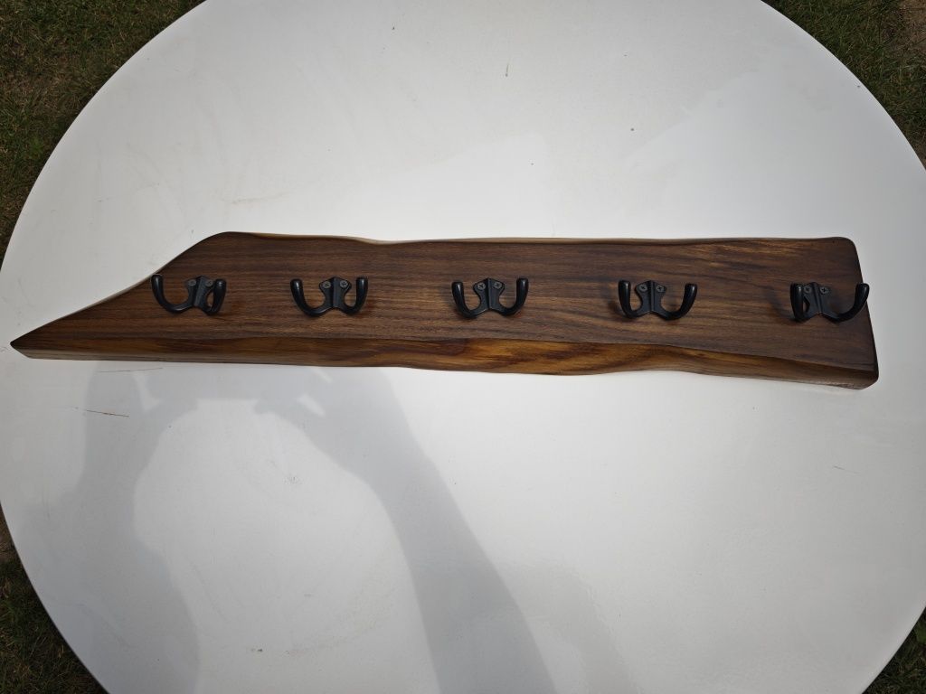 Dębowy wieszak na ubrania