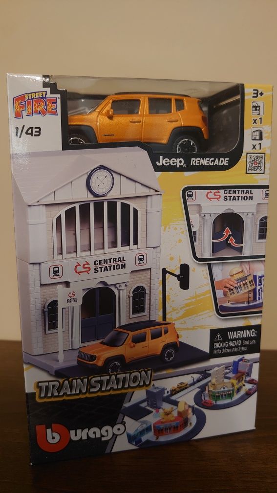 Zestaw Bburago Street Fire TrainStation z Jeep Renegade, w skali 1:43.