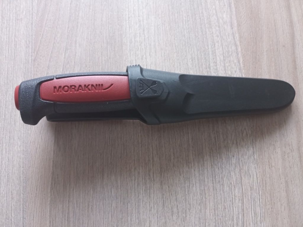 Nóż Morakniv szwedzka stal survival wędkarstwo