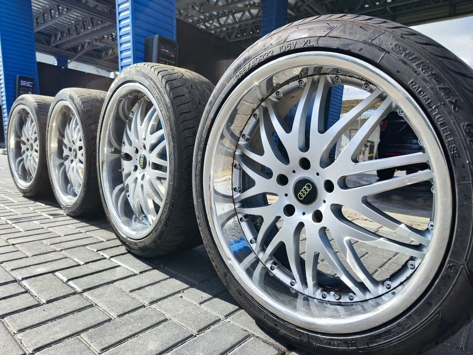 Диски Audi 22 радіус, з шинами 265 40 22