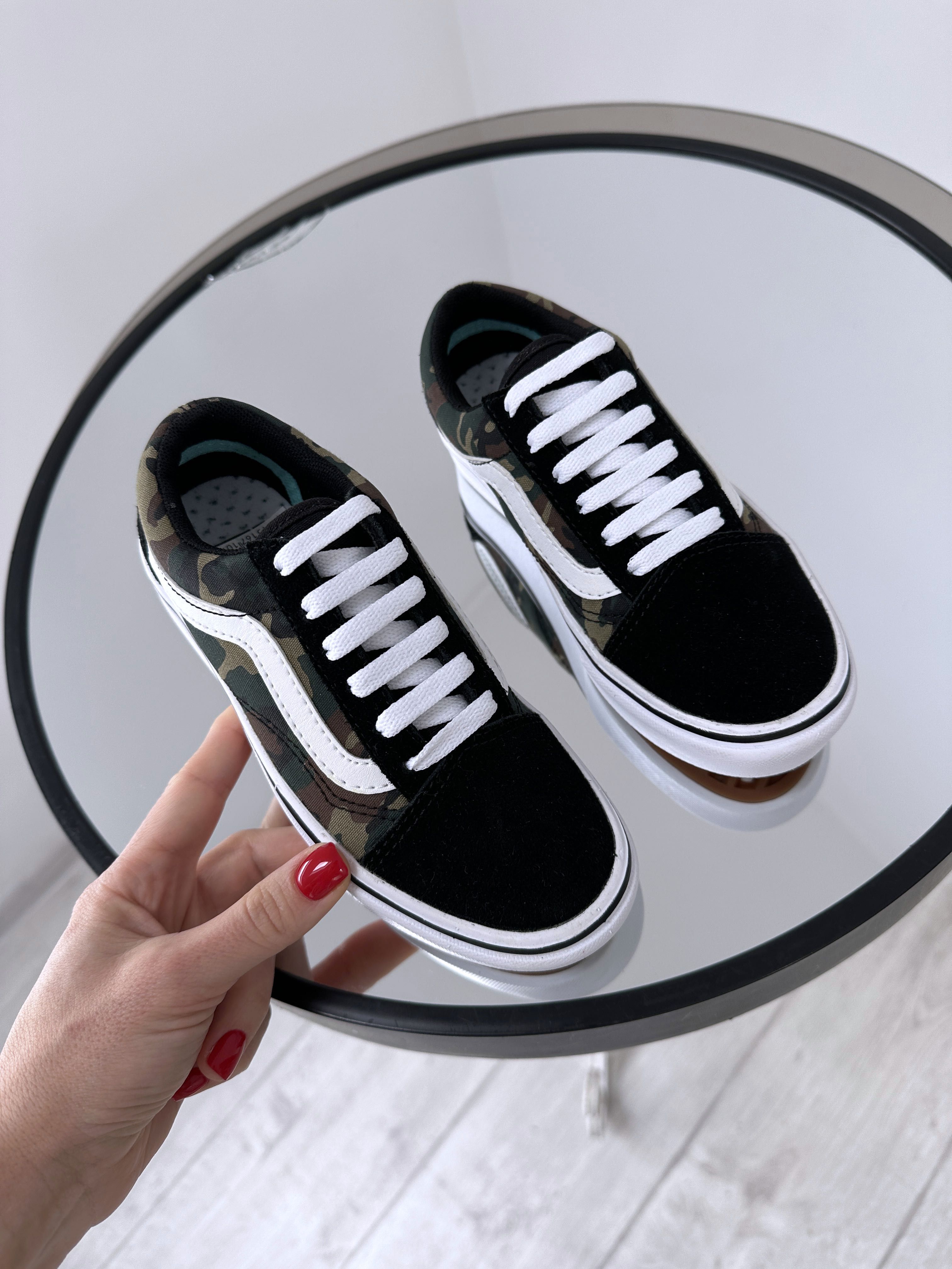 Актуальные классические кеды Vans Old Skool