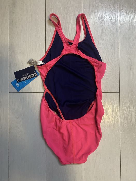 Новий купальник арена