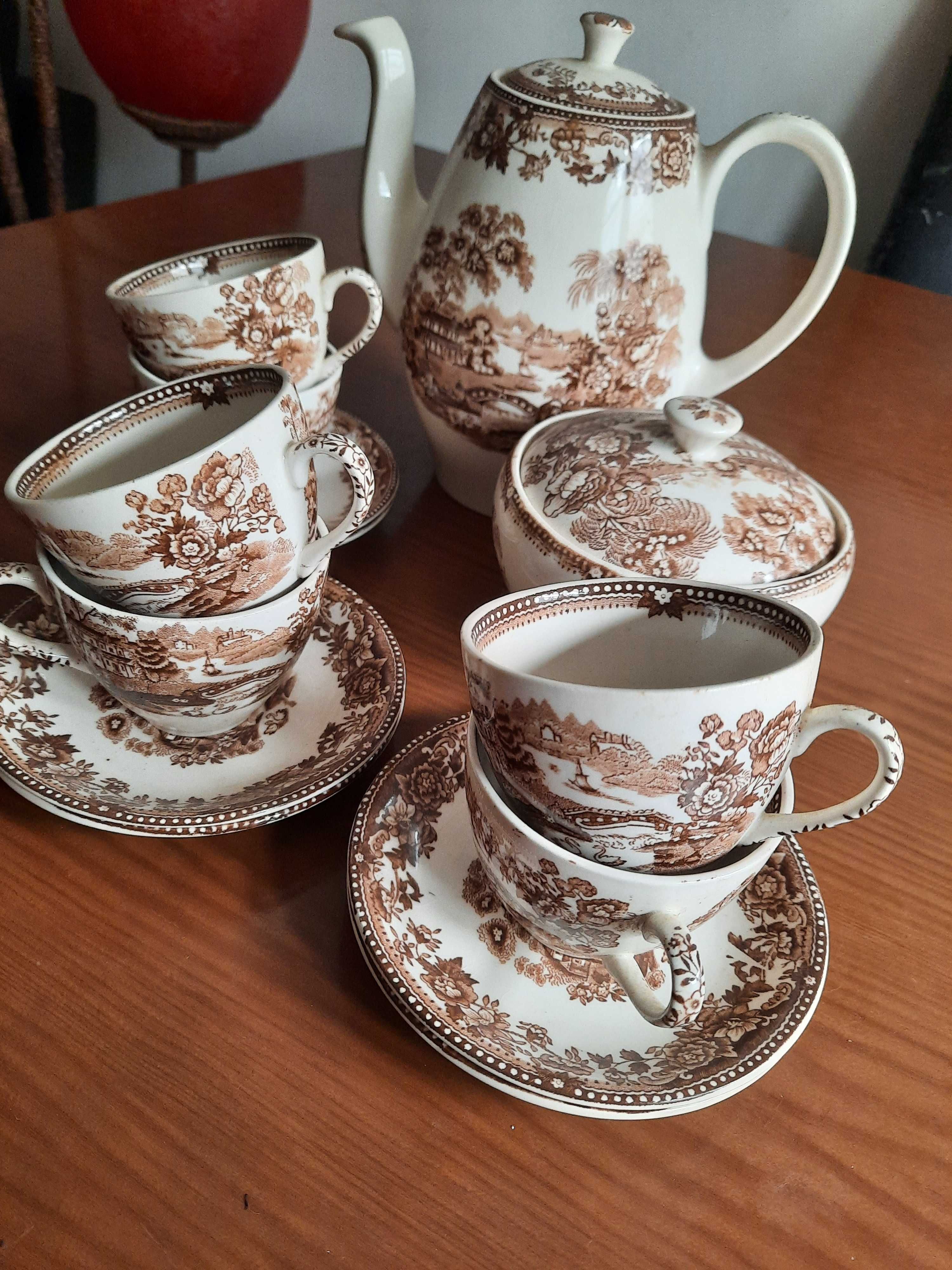 Vendo serviço de café antigo estilo Inglês