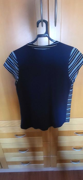 Camisa azul riscas meia manga Milano / camisa C&A coral manga acava