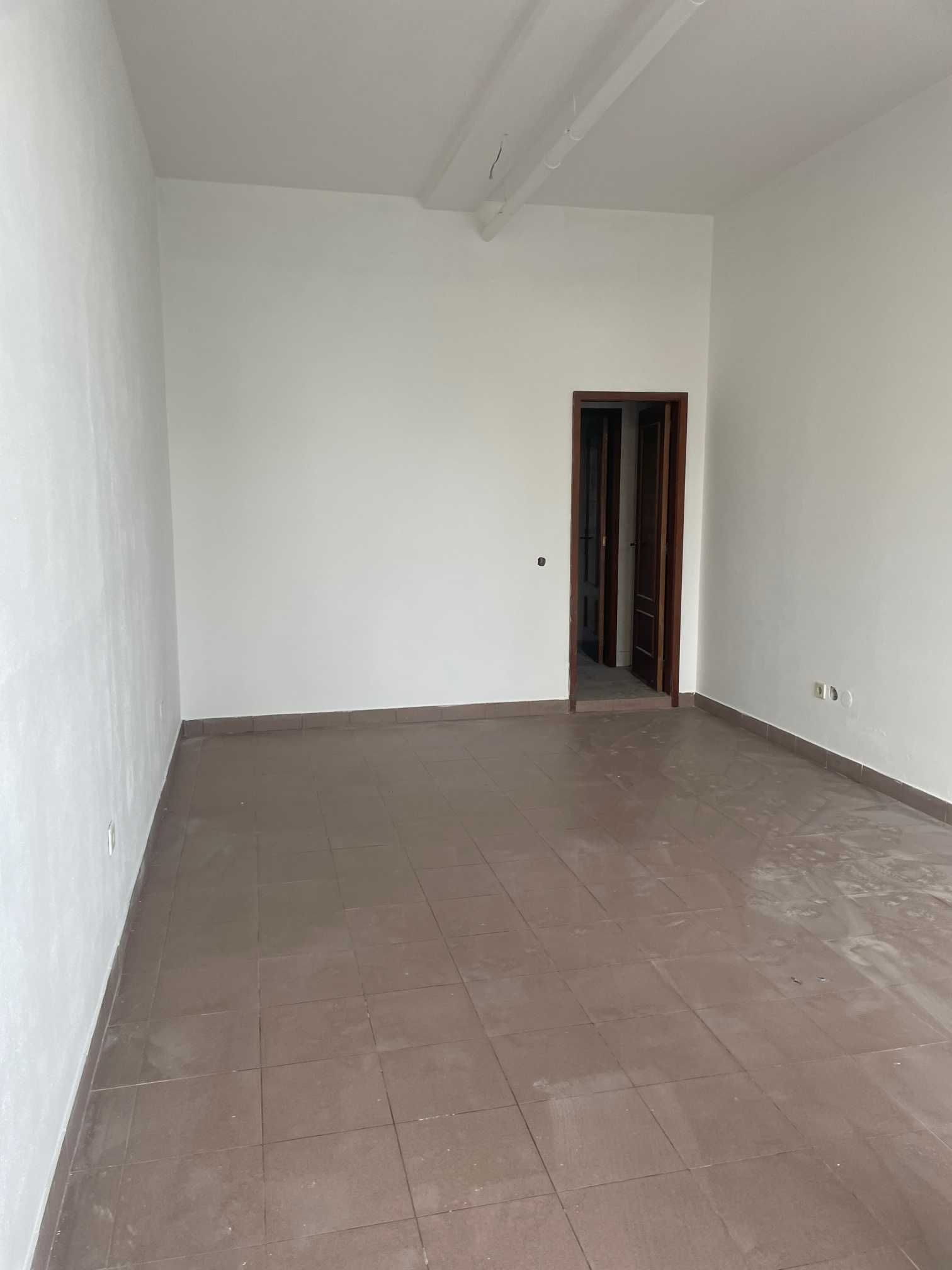 Loja Comercial - Centro de Penafiel