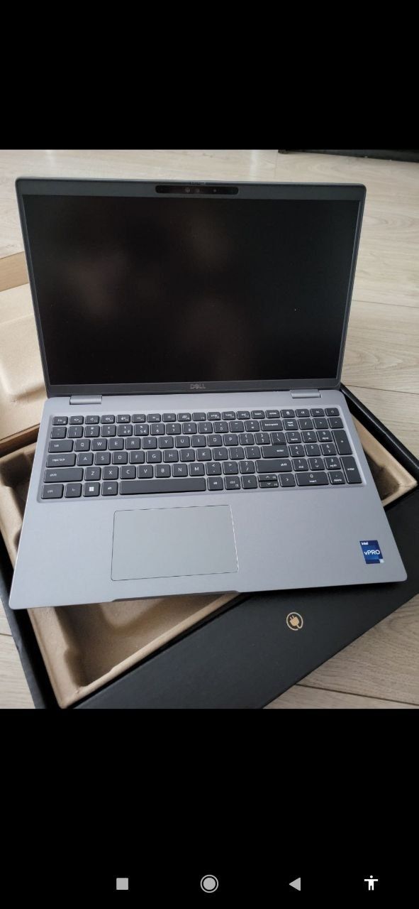 Laptop biznesowy Dell Latitude
5540 15,6" i5-1335U 8GB RAM
512GB Dysk