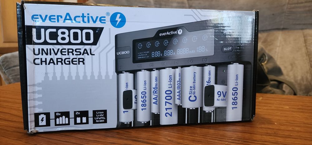EverActive UC800 Зарядний пристрій