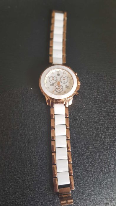 Relógio suiço de senhora marca COVER.
