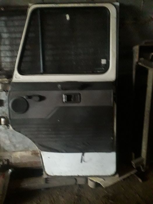 Продаж двері бокові від машини Daf 400 1989 року