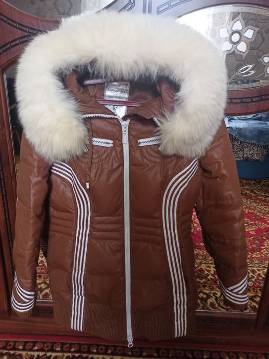 Куртка пуховик білий мєх