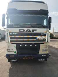 Автомобілі DAF XF 95 2006 та 2004 років та напівпричепи до них