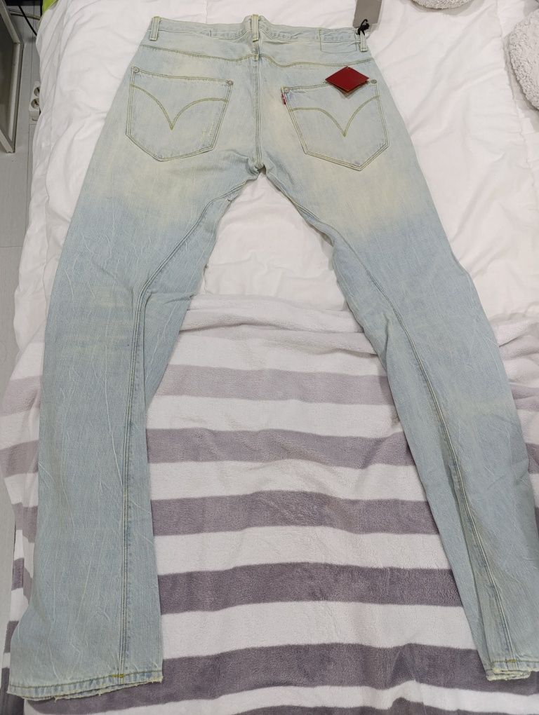 Levis Engineered Jeans