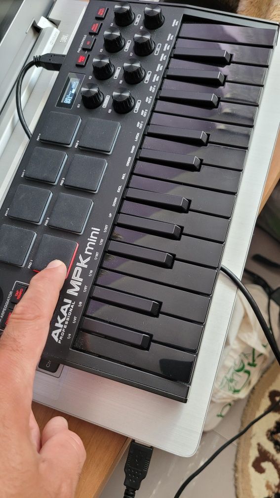 Akai MPK mini MK3 klawiatura sterująca