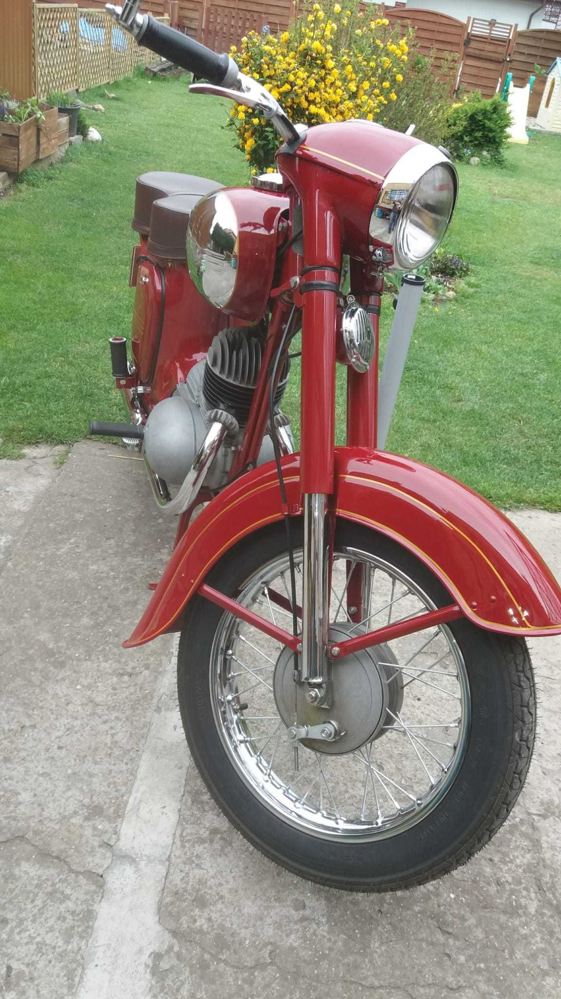 Jawa 175 z 1960 roku.