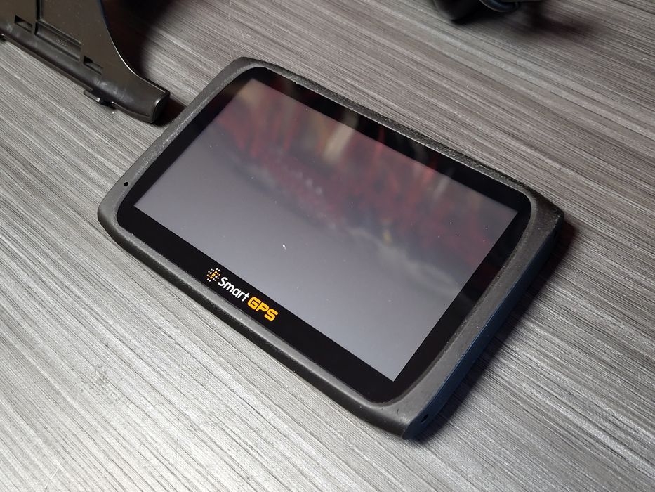 Nawigacja samochodowa SmartGPS SG720 + montaż i ładowarka