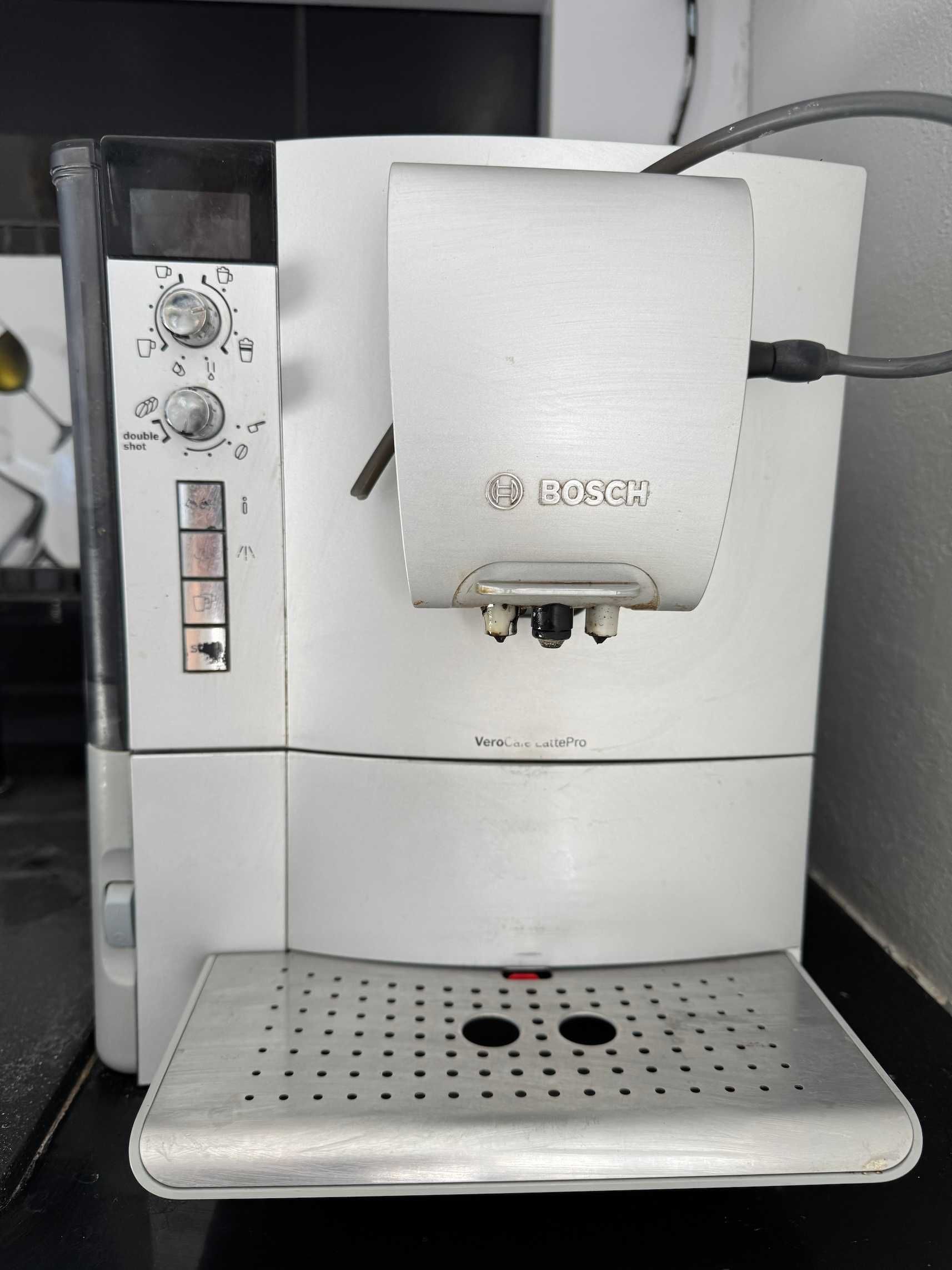 Ekspres do kawy Bosch Vero Caffe LattePro TES 515