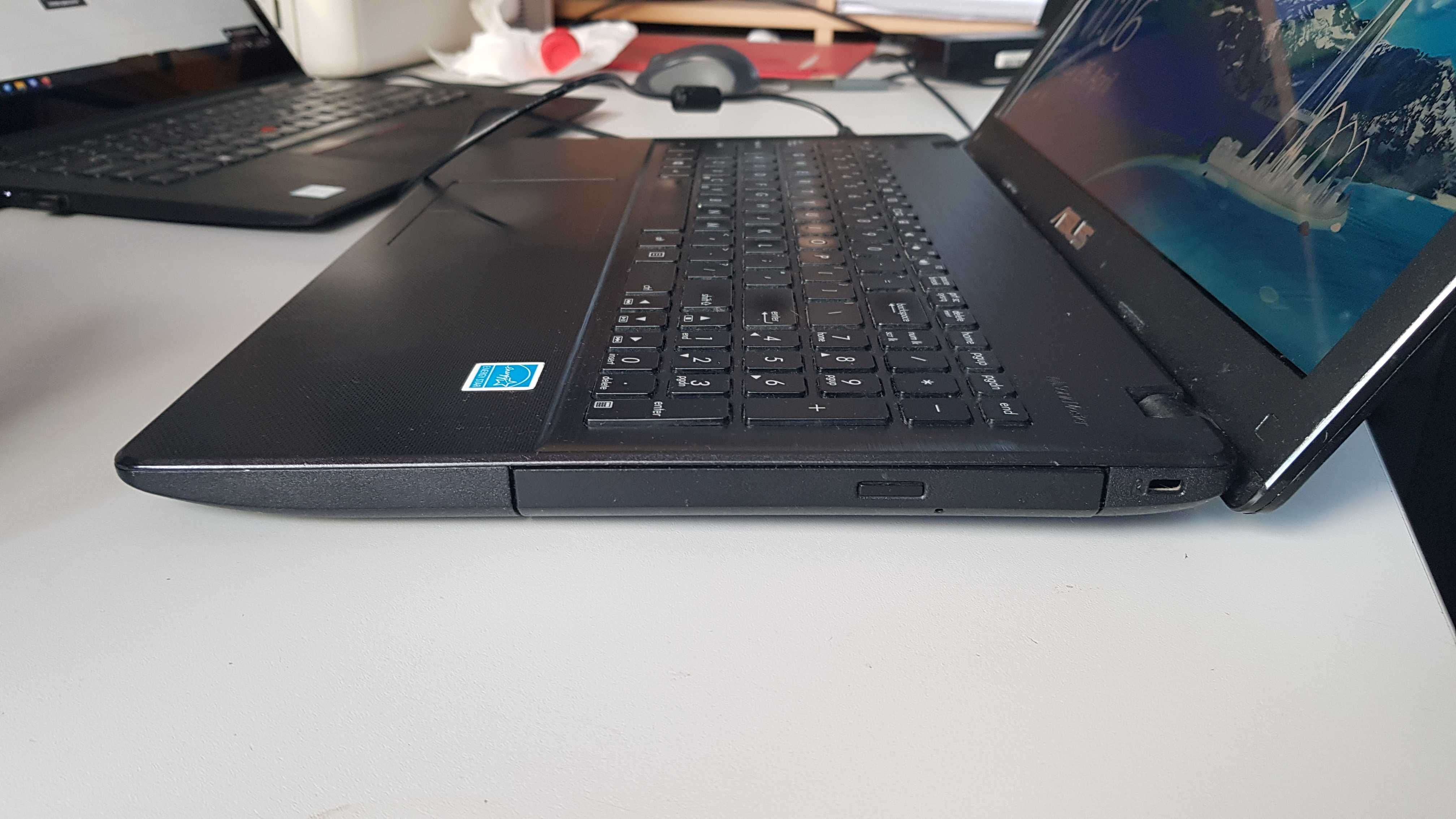 Laptop ASUS X551 15" i3, 4GB RAM, dysk SSD 128 GB