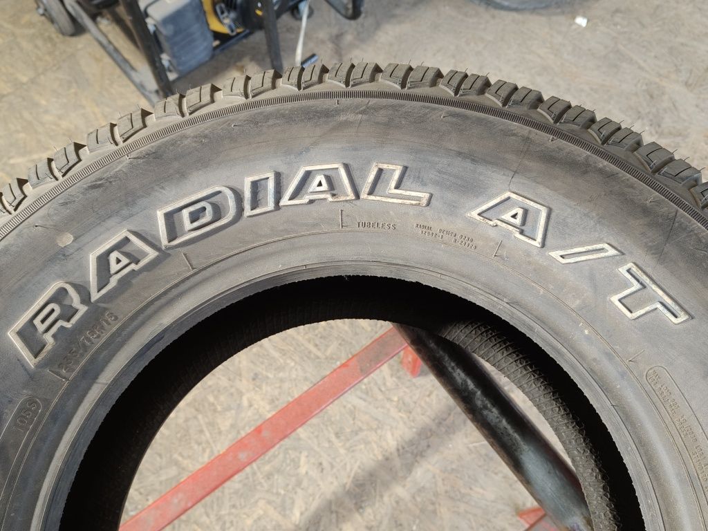 235/75R15  105 S WildCat Radial A/T      L546/140C
