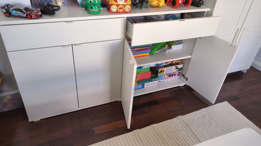 Aparador IKEA VIGAS – branco