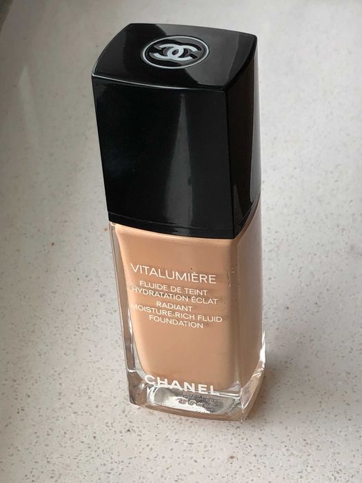 chanel VITALUMIÈRE podklad 30 cendre