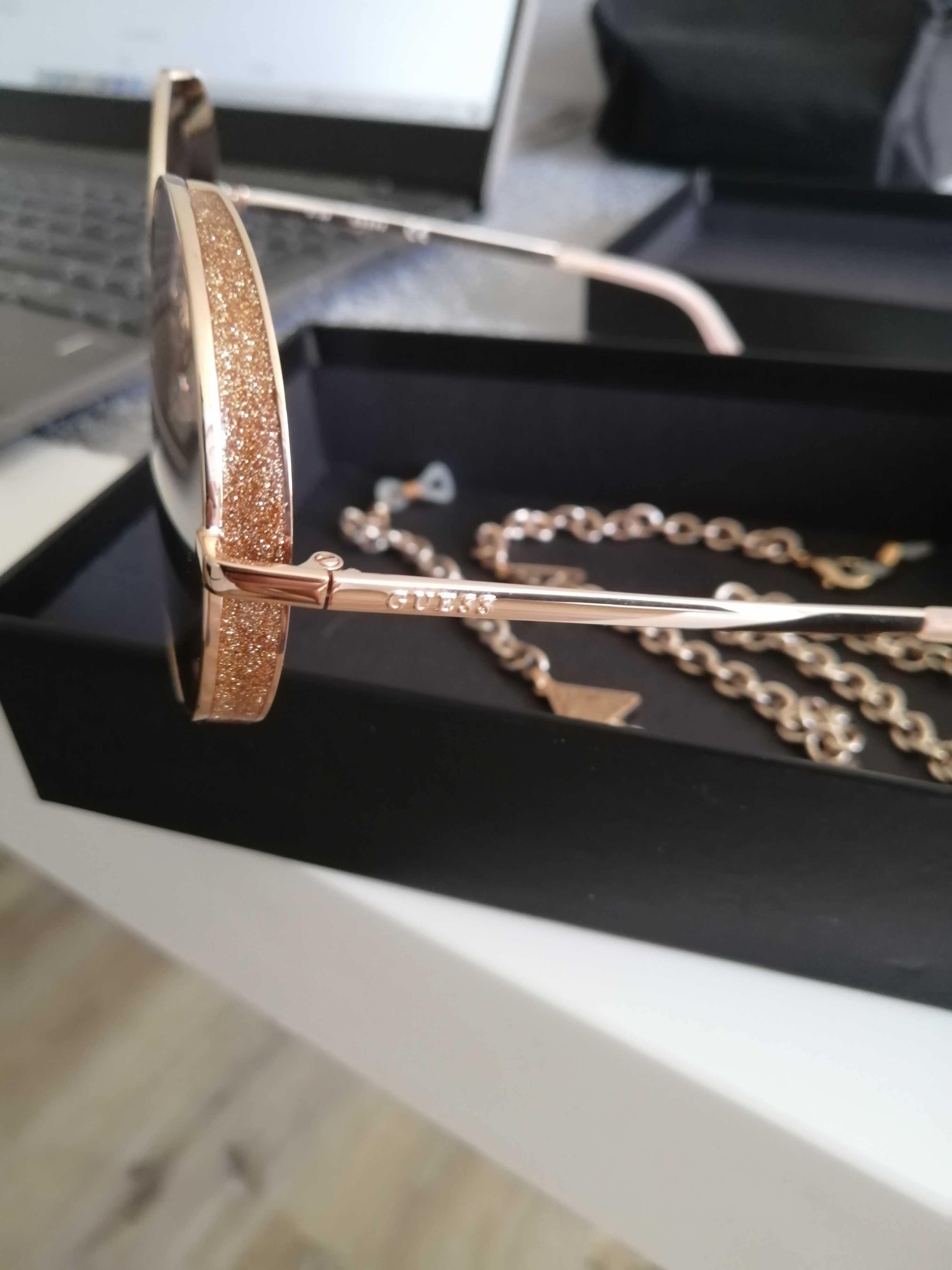 Óculos Guess rosa/dourado