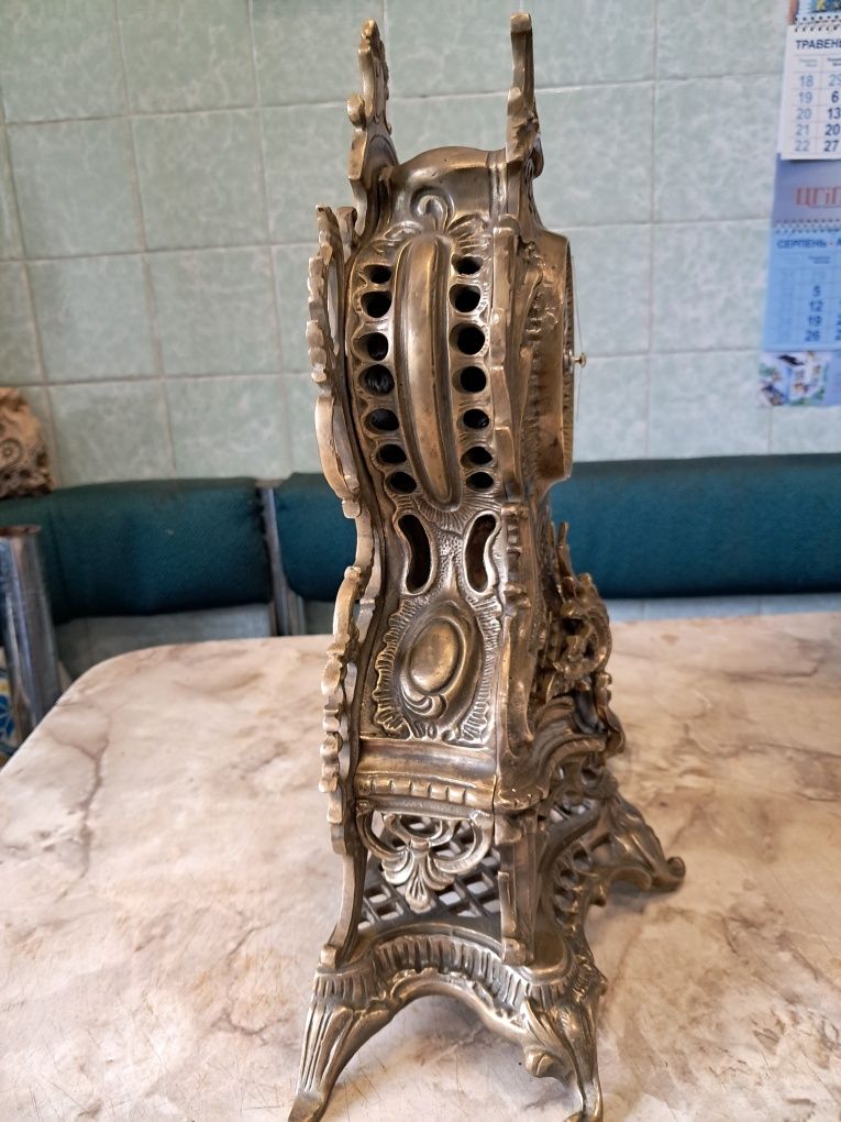 Бронзові камінні часи.
