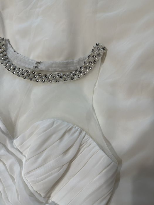 Весільна сукня біла