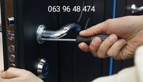 Работа с дверями и замками. Ремонт и установка замков. Замена ключей.