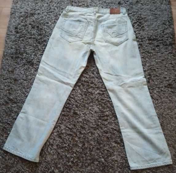 Spodnie jeansow RocaWear 36