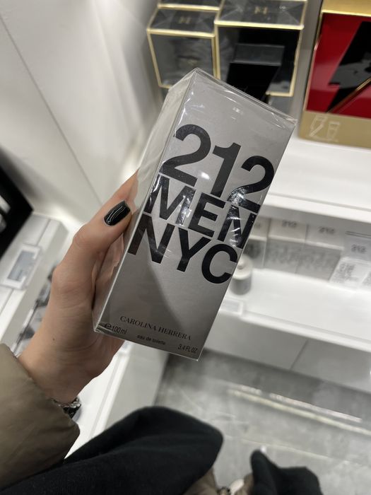 Carolina Herrera 212 Men NYC  100 ml