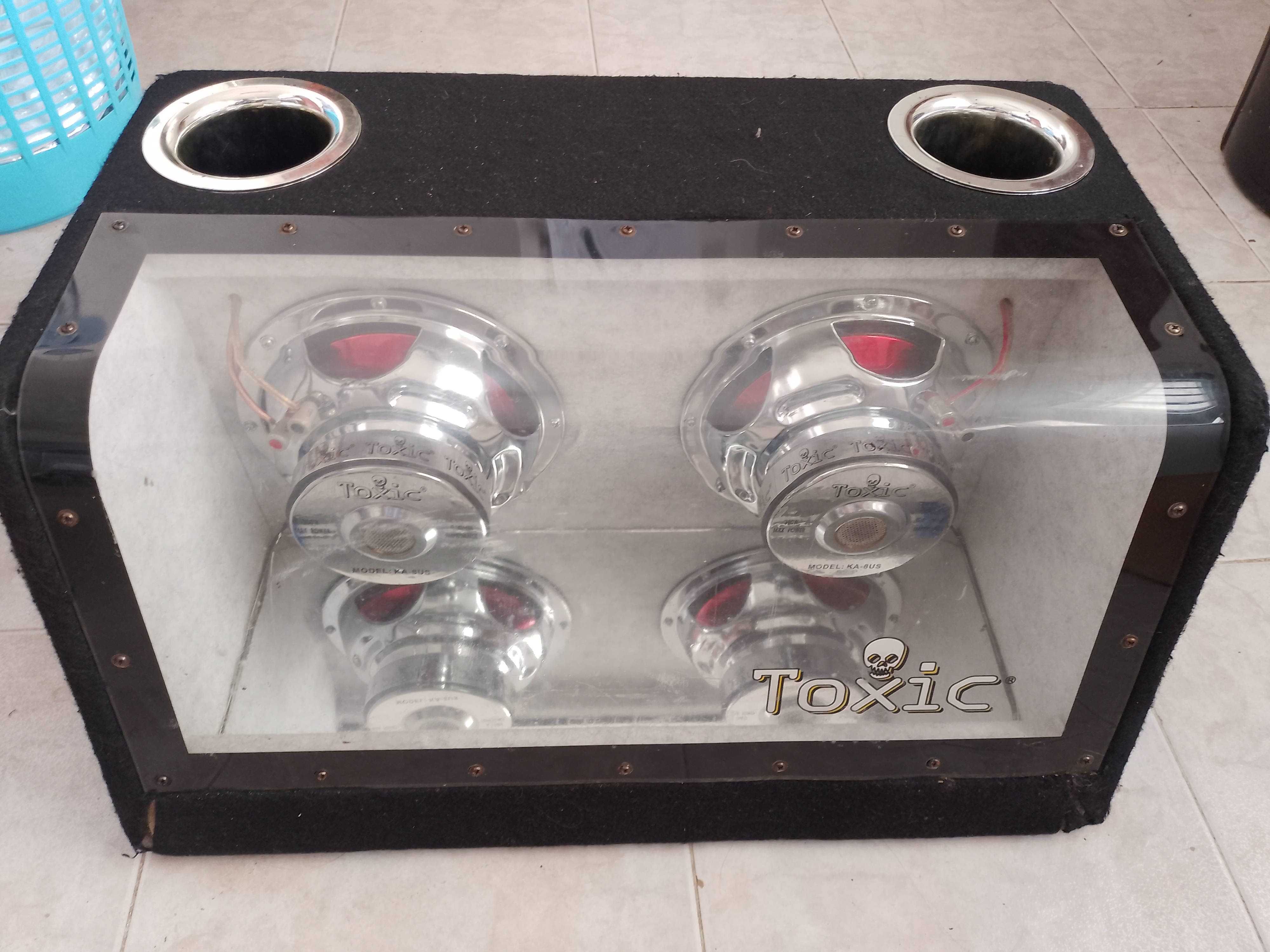 Caixa de subwoofers com amplificador auto