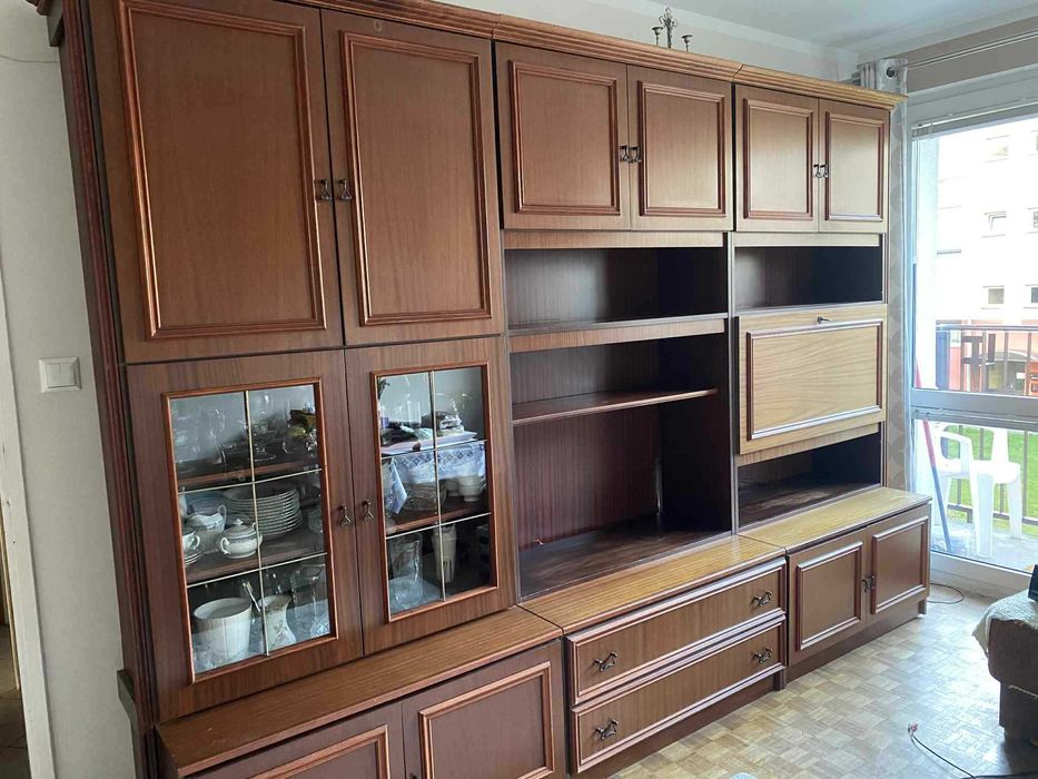 Drewniana meblościanka