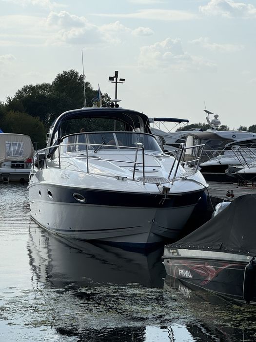 Яхта Bavaria 32 Sport