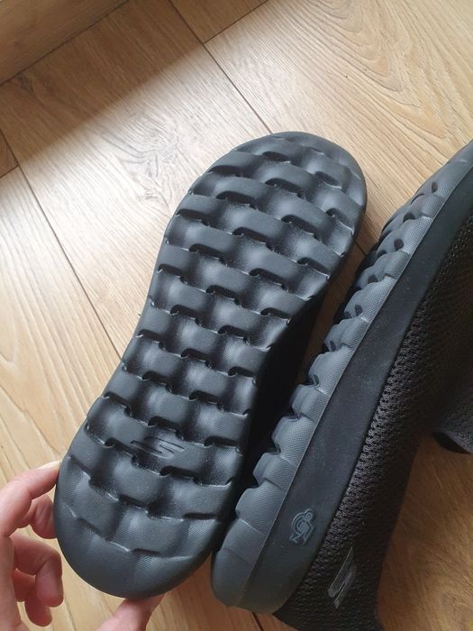 Buty firmy Skechers rozm. 45