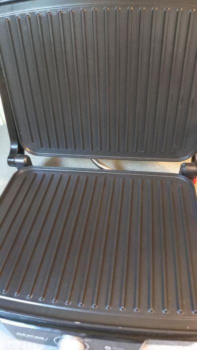 Grill elektryczny MPM MGR-09M