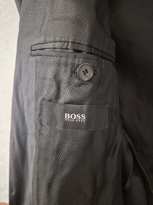 Мужской костюм HUGO BOSS