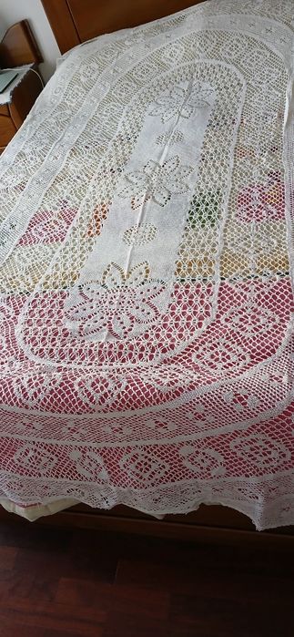 Colcha branca antiga